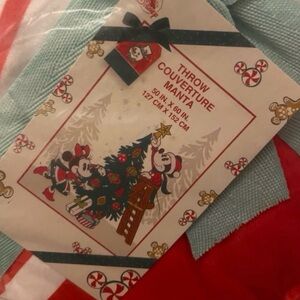 Disney Parks Minnie & Mickey Mouse Festive Holiday Throw Blanket BRAND NEW!